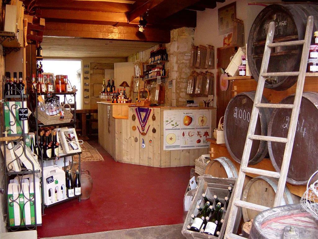 Logis Les Remparts Bed and Breakfast Μπαγιέ Εξωτερικό φωτογραφία